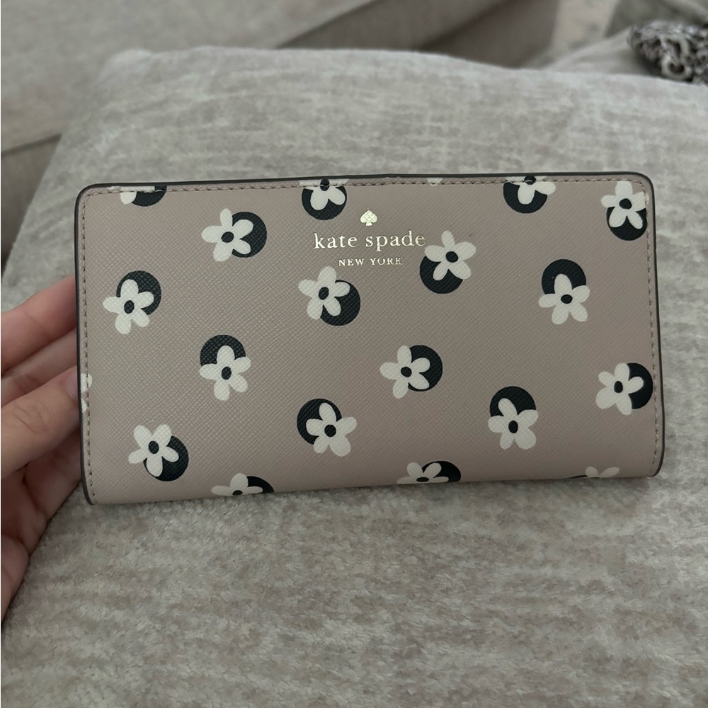 Kate Spade Floral Wallet - Cream and Black